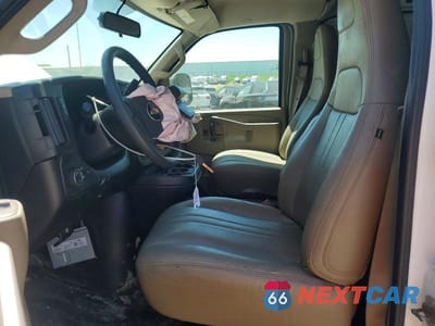 Zdjęcie 7 z 14 samochodu: 2018 CHEVROLET EXPRESS 2500 CARGO DELIVERY VAN VIN:1GCWGAFP9J1241938 - miniatura