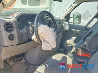 Zdjęcie 8 z 13 samochodu: 2019 FORD ECONOLINE E350 SUPER DUTY CUTAWAY VAN VIN:1FDWE3F69KDC63054 - miniatura