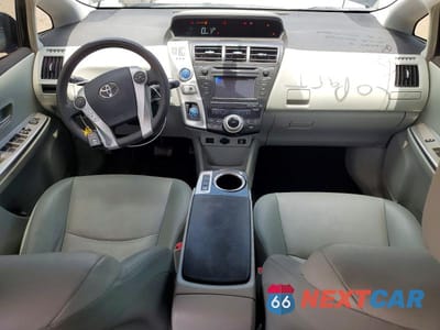 Zdjęcie 8 z 12 samochodu: 2012 TOYOTA PRIUS V FIVE VIN:JTDZN3EU0C3085592 - miniatura