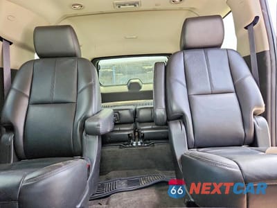 Zdjęcie 10 z 14 samochodu: 2011 CHEVROLET SUBURBAN K1500 LT VIN:1GNSKJE33BR397205 - miniatura