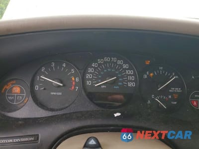 Zdjęcie 9 z 12 samochodu: 2002 BUICK REGAL LS VIN:2G4WB55KX21141124 - miniatura