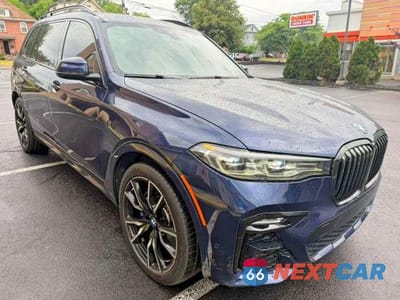 Czwarte zdjęcie samochodu z boku: 2022 BMW X7 XDRIVE40I VIN:5UXCW2C04N9M02866 - miniatura