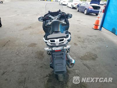 Czwarte zdjęcie samochodu z boku: 2021 BMW R 1250 RT VIN:WB10L0301M6E07122 - miniatura