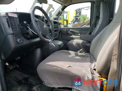 Piąte zdjęcie samochodu w środku: 2017 CHEVROLET EXPRESS G3500 VIN:1GB3GRCG5H1102975 - miniatura