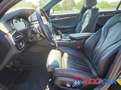 Zdjęcie 7 z 12 samochodu: 2019 BMW 540 I VIN:WBAJE5C5XKG919327 - miniatura