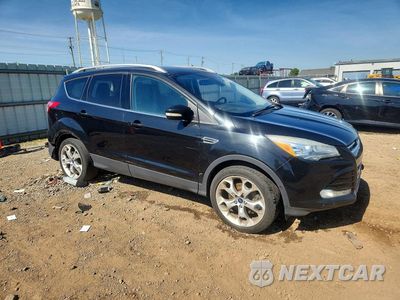 Czwarte zdjęcie samochodu z boku: 2015 FORD ESCAPE TITANIUM VIN:1FMCU9J9XFUC46120 - miniatura