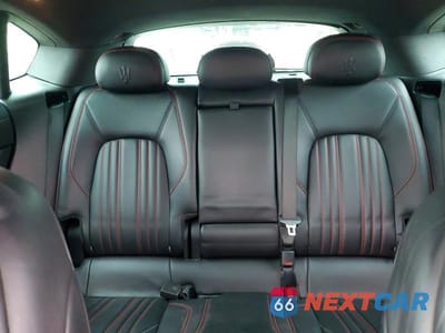 Zdjęcie 10 z 14 samochodu: 2017 MASERATI LEVANTE SPORT VIN:ZN661XUS7HX238652 - miniatura