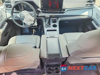 Zdjęcie 8 z 13 samochodu: 2026 TOYOTA SIENNA XLE 8-PASSENGER VIN:5TDYRKEC0TS307953 - miniatura