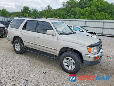 Czwarte zdjęcie samochodu z boku: 1998 TOYOTA 4RUNNER SR5 VIN:JT3GN86R7W0074730 - miniatura