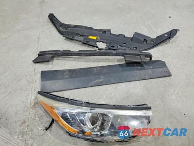 Zdjęcie 13 z 14 samochodu: 2019 FORD ESCAPE TITANIUM VIN:1FMCU9J92KUC28883 - miniatura