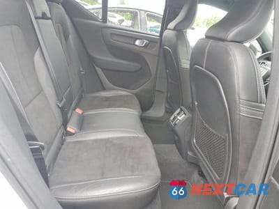 Zdjęcie 11 z 14 samochodu: 2019 VOLVO XC40 T5 R-DESIGN VIN:YV4162UM4K2070102 - miniatura