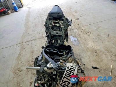 Piąte zdjęcie samochodu w środku: 2013 YAMAHA YZFR1 VIN:JYARN23E1DA015243 - miniatura