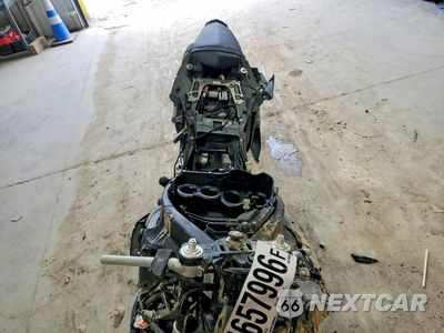 Piąte zdjęcie samochodu w środku: 2013 YAMAHA YZFR1 VIN:JYARN23E1DA015243 - miniatura
