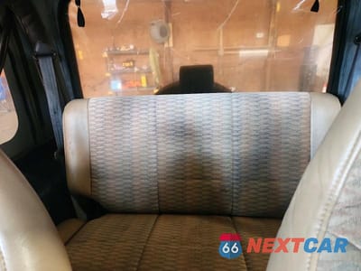 Zdjęcie 10 z 14 samochodu: 1999 JEEP WRANGLER / TJ SE VIN:1J4FY29P3XP466242 - miniatura