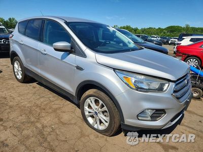 Czwarte zdjęcie samochodu z boku: 2017 FORD ESCAPE SE VIN:1FMCU9GD9HUD95598 - miniatura