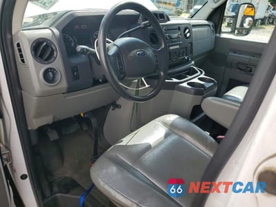 Zdjęcie 8 z 13 samochodu: 2011 FORD E450 BOX TRUCK VIN:1FDXE4FL6BDA31964 - miniatura