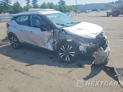 Czwarte zdjęcie samochodu z boku: 2018 NISSAN KICKS SV VIN:3N1CP5CUXJL543786 - miniatura