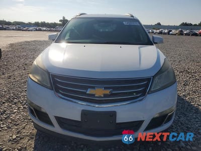 Piąte zdjęcie samochodu w środku: 2017 CHEVROLET TRAVERSE LT VIN:1GNKRGKD3HJ221306 - miniatura