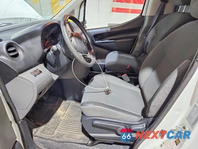 Zdjęcie 7 z 12 samochodu: 2014 NISSAN NV 2500 VIN:3N6CM0KN6EK695608 - miniatura