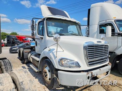2016 FREIGHTLINER BUSINESS CLASS M2 SEMI TRUCK 1FUJC5DV2GHHF5443 - główne zdjęcie licytacji z USA - miniatura