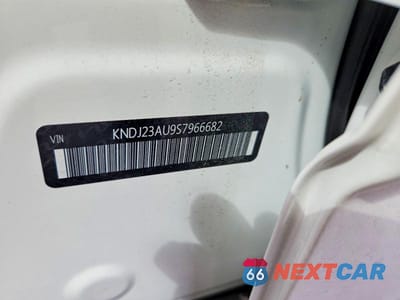 Zdjęcie 13 z 13 samochodu: 2025 KIA SOUL LX VIN:KNDJ23AU9S7966682 - miniatura