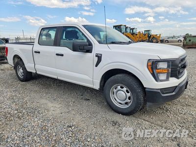 Czwarte zdjęcie samochodu z boku: 2023 FORD F150 XL SUPERCREW VIN:1FTEW1CPXPKD00212 - miniatura