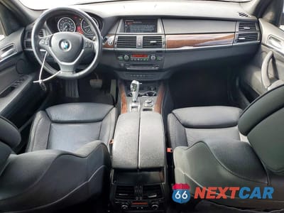 Zdjęcie 8 z 13 samochodu: 2011 BMW X5 XDRIVE50I VIN:5UXZV8C56BL420103 - miniatura