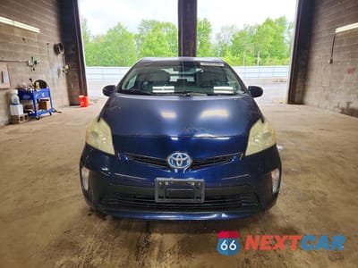 Piąte zdjęcie samochodu w środku: 2014 TOYOTA PRIUS TWO VIN:JTDKN3DU1E1752140 - miniatura