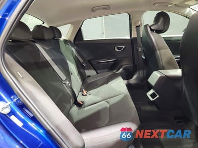 Zdjęcie 10 z 12 samochodu: 2026 KIA K4 LXS VIN:3KPFT4DE9TE249553 - miniatura