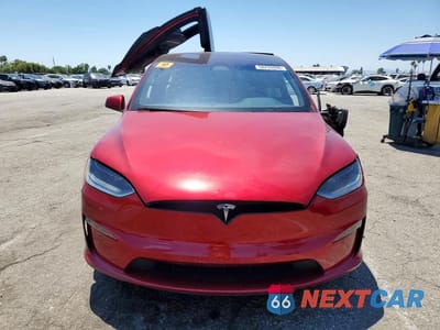 Piąte zdjęcie samochodu w środku: 2023 TESLA MODEL X VIN:7SAXCBE50PF425335 - miniatura