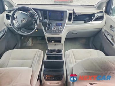 Zdjęcie 8 z 13 samochodu: 2016 TOYOTA SIENNA LE VIN:5TDKK3DCXGS727484 - miniatura