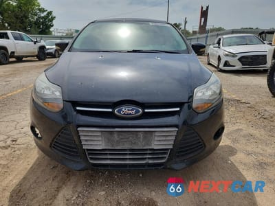 Piąte zdjęcie samochodu w środku: 2014 FORD FOCUS SE VIN:1FADP3F28EL300940 - miniatura