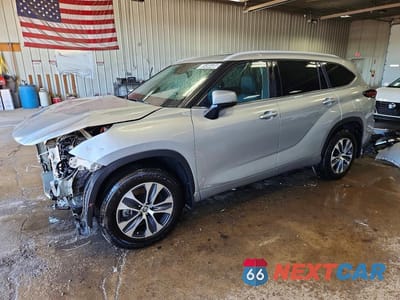 2024 TOYOTA HIGHLANDER HYBRID XLE 5TDKBRCH2RS636213 - główne zdjęcie licytacji z USA - miniatura