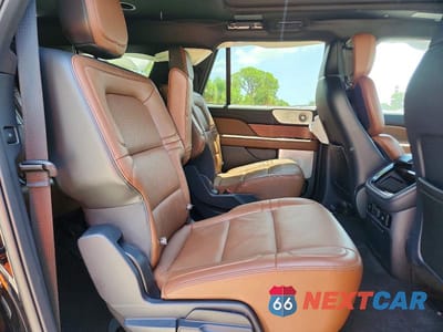 Zdjęcie 11 z 13 samochodu: 2023 LINCOLN NAVIGATOR L RESERVE VIN:5LMJJ3LG9PEL11220 - miniatura