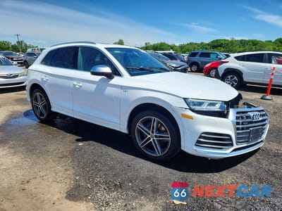 Czwarte zdjęcie samochodu z boku: 2018 AUDI SQ5 PREMIUM PLUS VIN:WA1A4AFY6J2210050 - miniatura