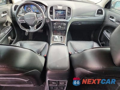 Zdjęcie 8 z 12 samochodu: 2021 CHRYSLER 300 TOURING VIN:2C3CCARG7MH516422 - miniatura