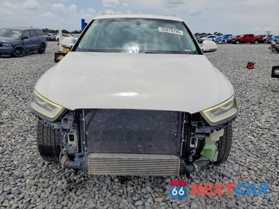 Piąte zdjęcie samochodu w środku: 2015 AUDI Q3 PREMIUM PLUS VIN:WA1BFCFS2FR000386 - miniatura