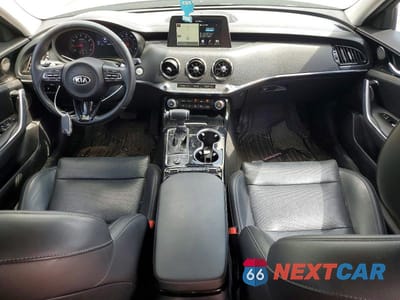 Zdjęcie 8 z 12 samochodu: 2019 KIA STINGER BASE VIN:KNAE15LA0K6065951 - miniatura
