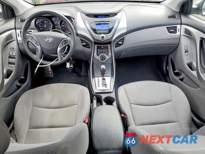 Zdjęcie 8 z 12 samochodu: 2013 HYUNDAI ELANTRA GLS VIN:5NPDH4AE5DH196456 - miniatura