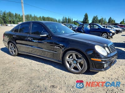Czwarte zdjęcie samochodu z boku: 2008 MERCEDES-BENZ E 63 AMG VIN:WDBUF77X38B227208 - miniatura