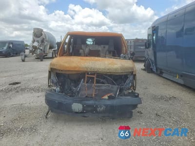 Piąte zdjęcie samochodu w środku: 2017 CHEVROLET EXPRESS G2500 VIN:1GCWGBFF9H1133150 - miniatura