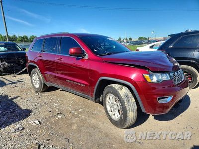 Czwarte zdjęcie samochodu z boku: 2018 JEEP GRAND CHEROKEE LAREDO VIN:1C4RJEAG2JC270747 - miniatura