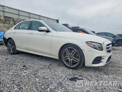 Czwarte zdjęcie samochodu z boku: 2019 MERCEDES-BENZ E 300 4MATIC VIN:WDDZF4KB5KA587374 - miniatura