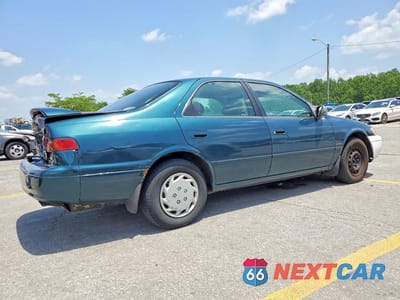 Trzecie zdjęcie samochodu z tyłu: 1998 TOYOTA CAMRY LE VIN:4T1BG22K1WU329401 - miniatura