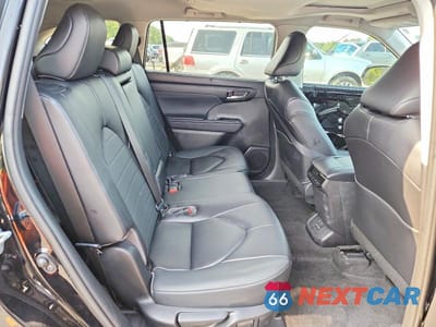 Zdjęcie 11 z 14 samochodu: 2023 TOYOTA HIGHLANDER XLE VIN:5TDKDRAHXPS044049 - miniatura