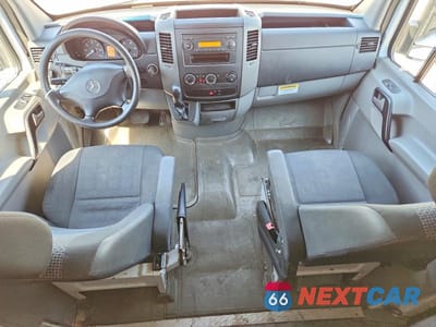 Zdjęcie 8 z 13 samochodu: 2012 MERCEDES-BENZ SPRINTER 3500 VIN:WD3PF1CC8C5685973 - miniatura
