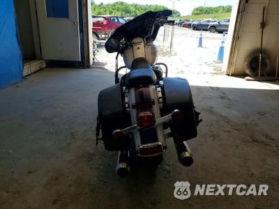 Czwarte zdjęcie samochodu z boku: 2010 HARLEY DAVIDSON FLHRC VIN:1HD1FR416AB661188 - miniatura