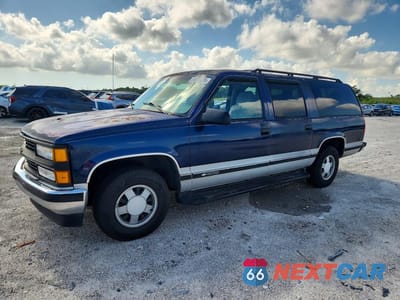 1997 CHEVROLET SUBURBAN C1500 1GNEC16R9VJ370719 - główne zdjęcie licytacji z USA - miniatura