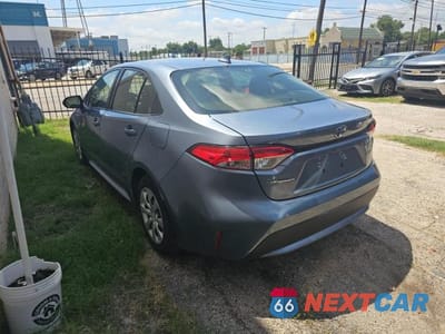 Trzecie zdjęcie samochodu z tyłu: 2020 TOYOTA COROLLA LE VIN:JTDEPRAE8LJ041877 - miniatura