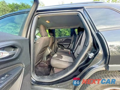 Zdjęcie 12 z 13 samochodu: 2016 JEEP CHEROKEE SPORT VIN:1C4PJMAS2GW220671 - miniatura